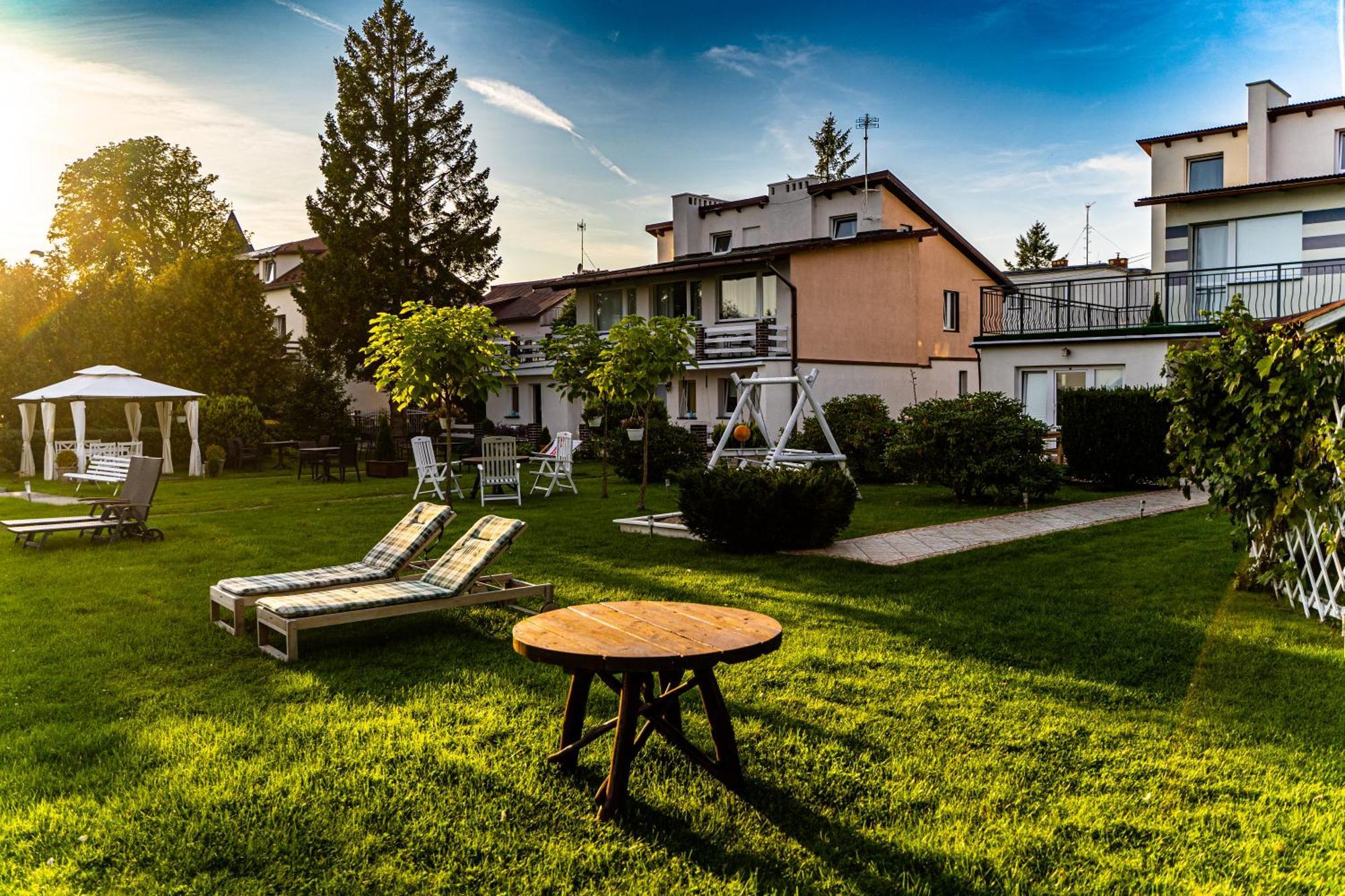 Avista Mielno Hotel Unieście Exterior foto